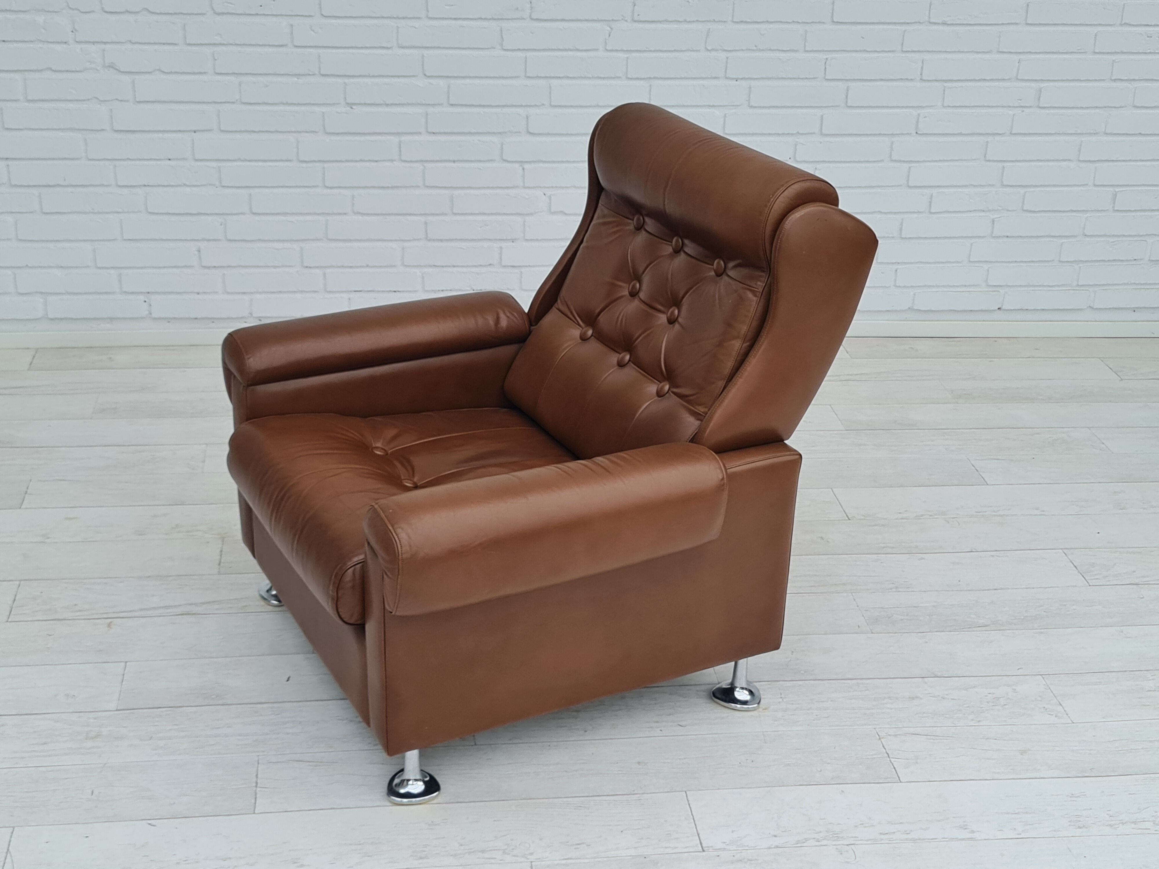 Fauteuil en cuir du milieu du siècle, années 1970