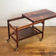 Trolley danois extensible par Kurt Østervig pour Jason Møbler en palissandre.