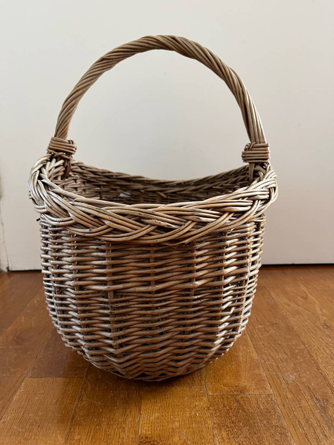 Wicker basket
