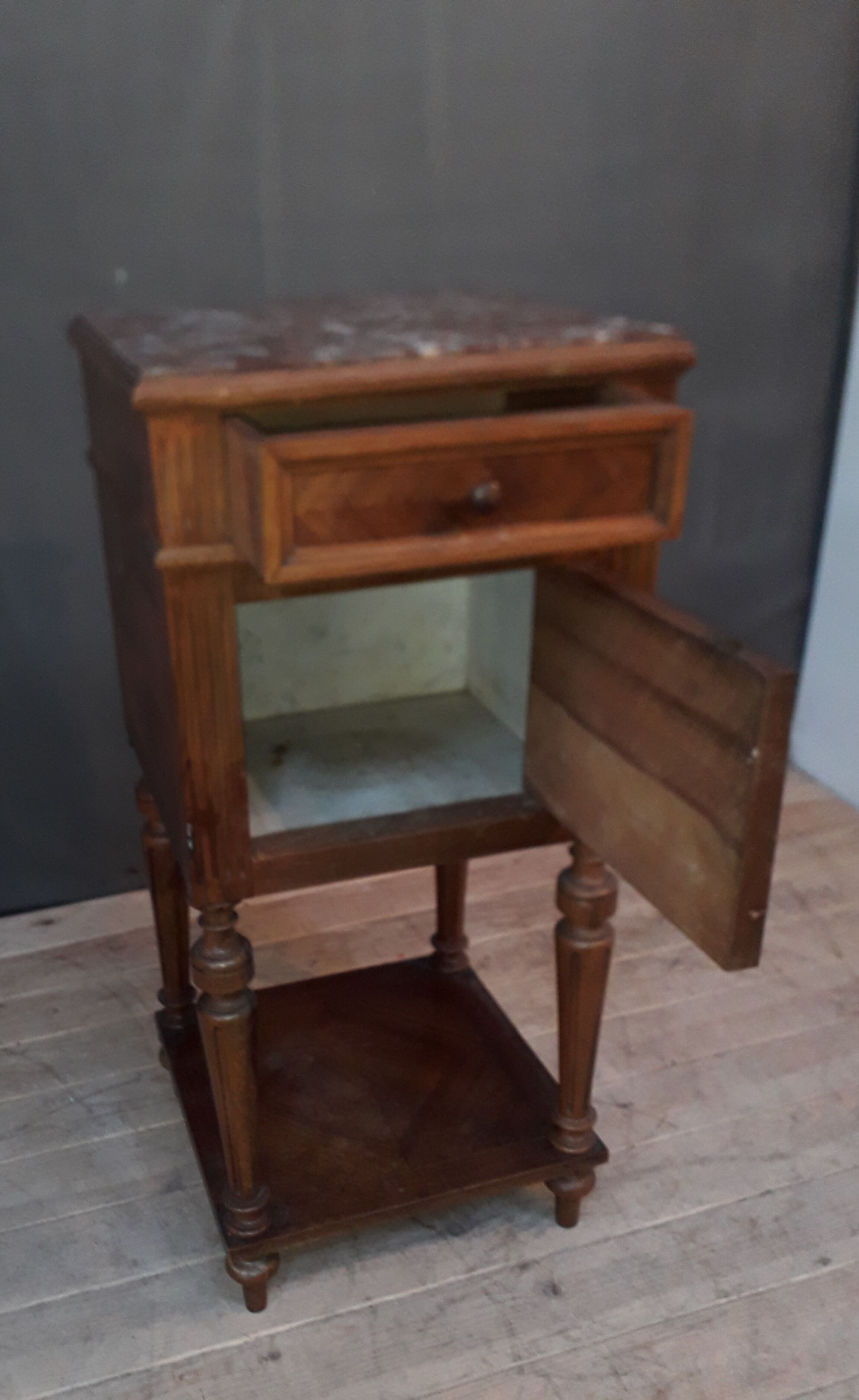 Chevet 1900 de style Louis XVI