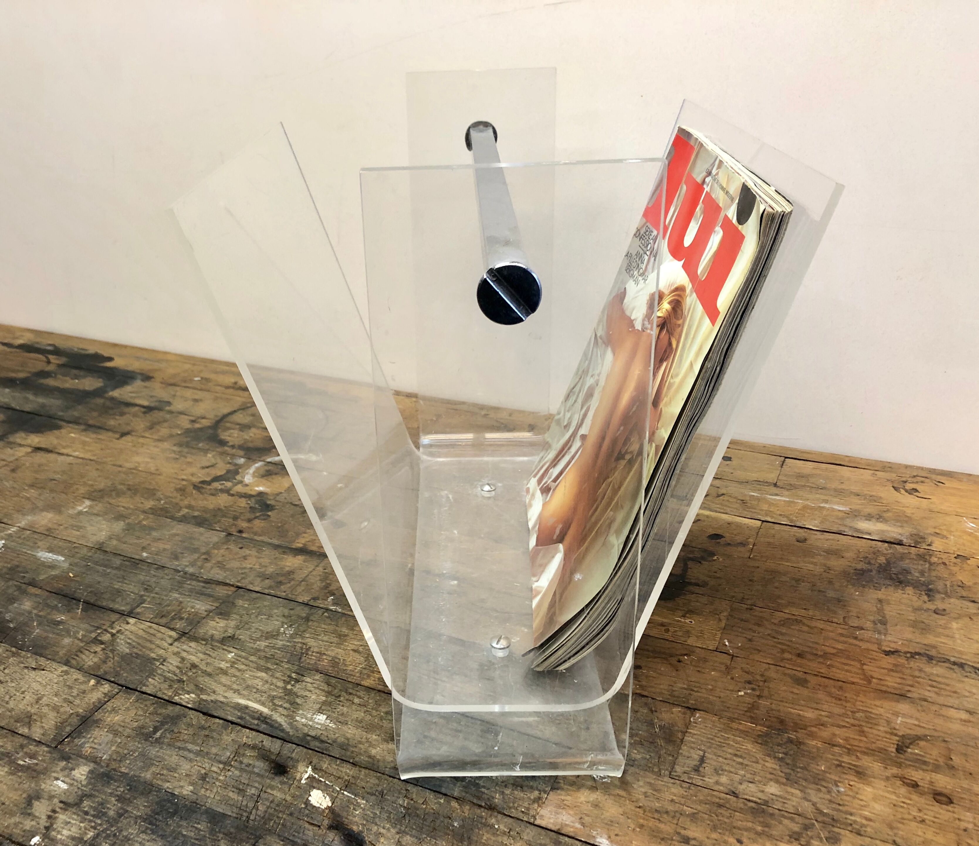 Roche & Bobois 80's vintage Plexiglas magazine rack