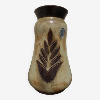 Flamed stoneware vase decorated with leaves