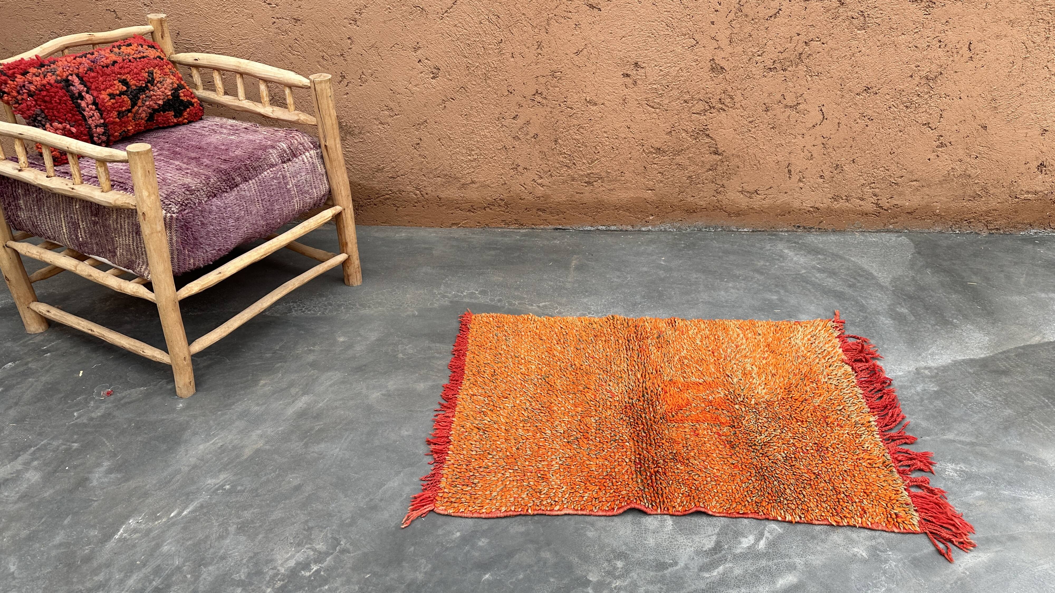 Orange carpet - 82 x 109 cm