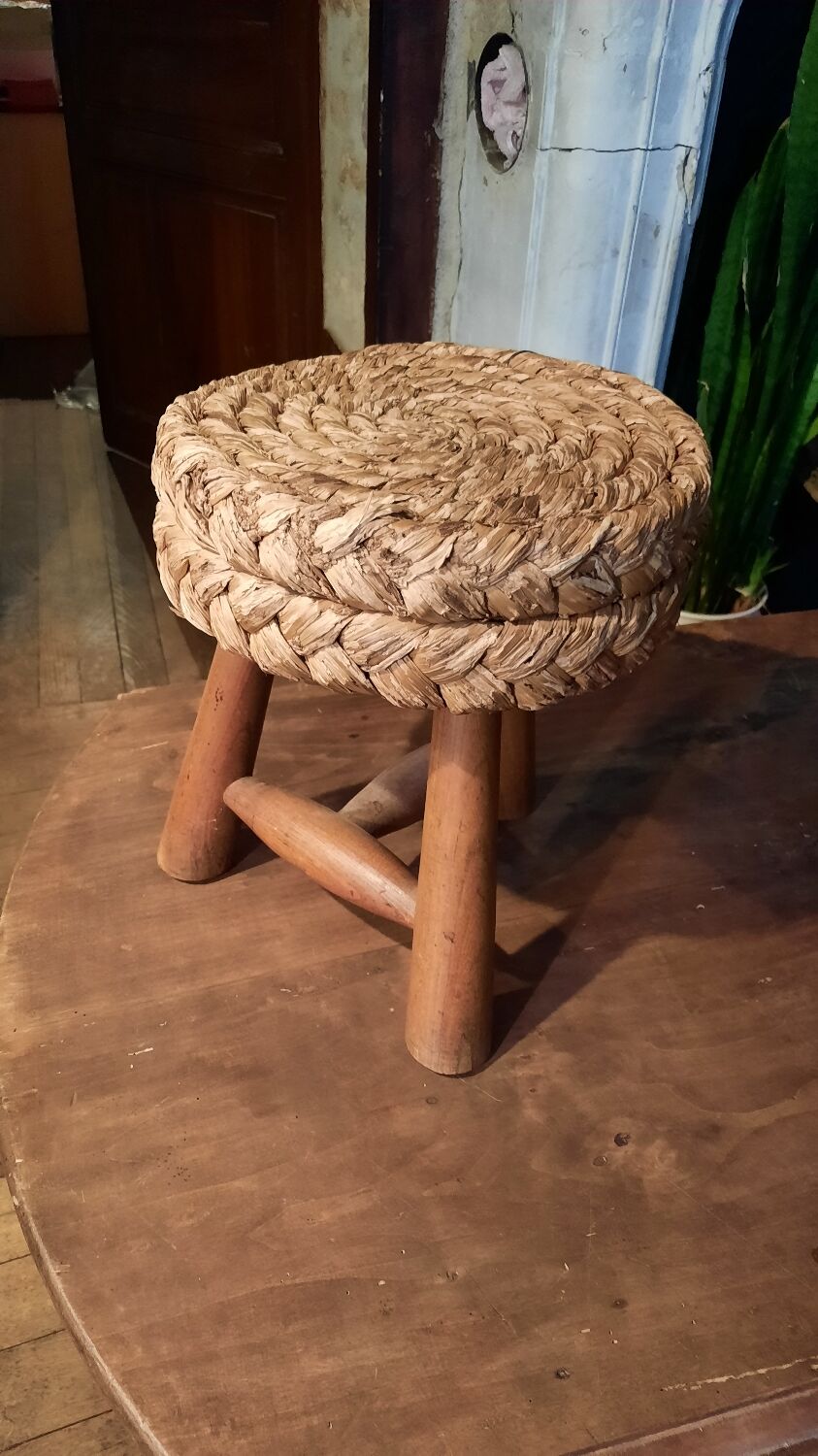 String tripod stool