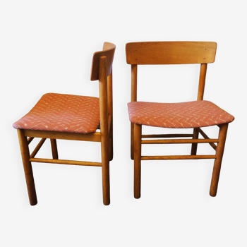 Pair of Borge Mogensen J39 Shaker chairs in solid elm-wood, 1950s