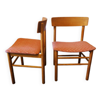 Pair of Borge Mogensen J39 Shaker chairs in solid elm-wood, 1950s