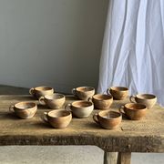 11 tasses à café vintage en grès mat brut