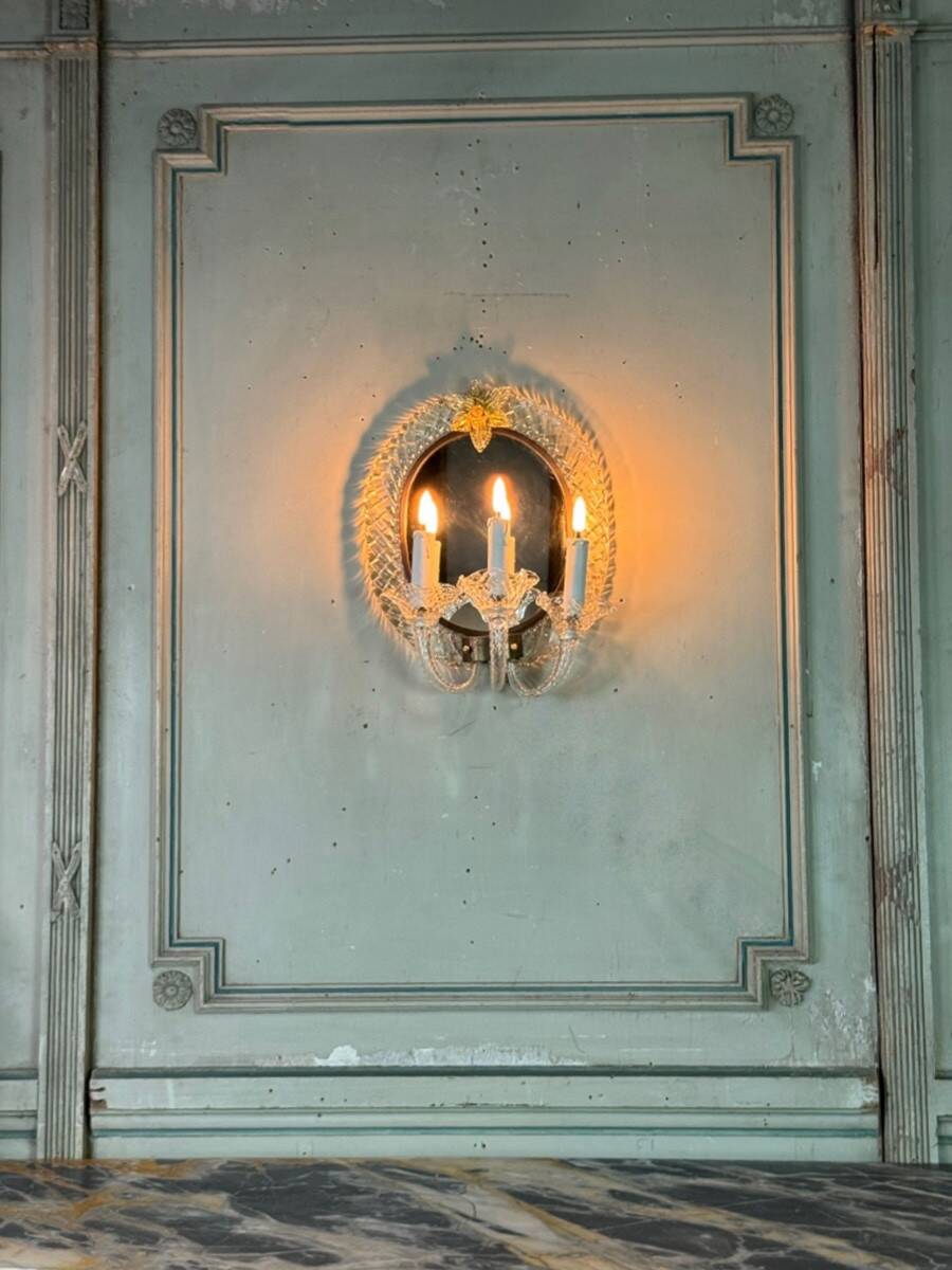 Pair of “trecchia” mirror wall lights, Venice, circa 1950, Murano glass inc.