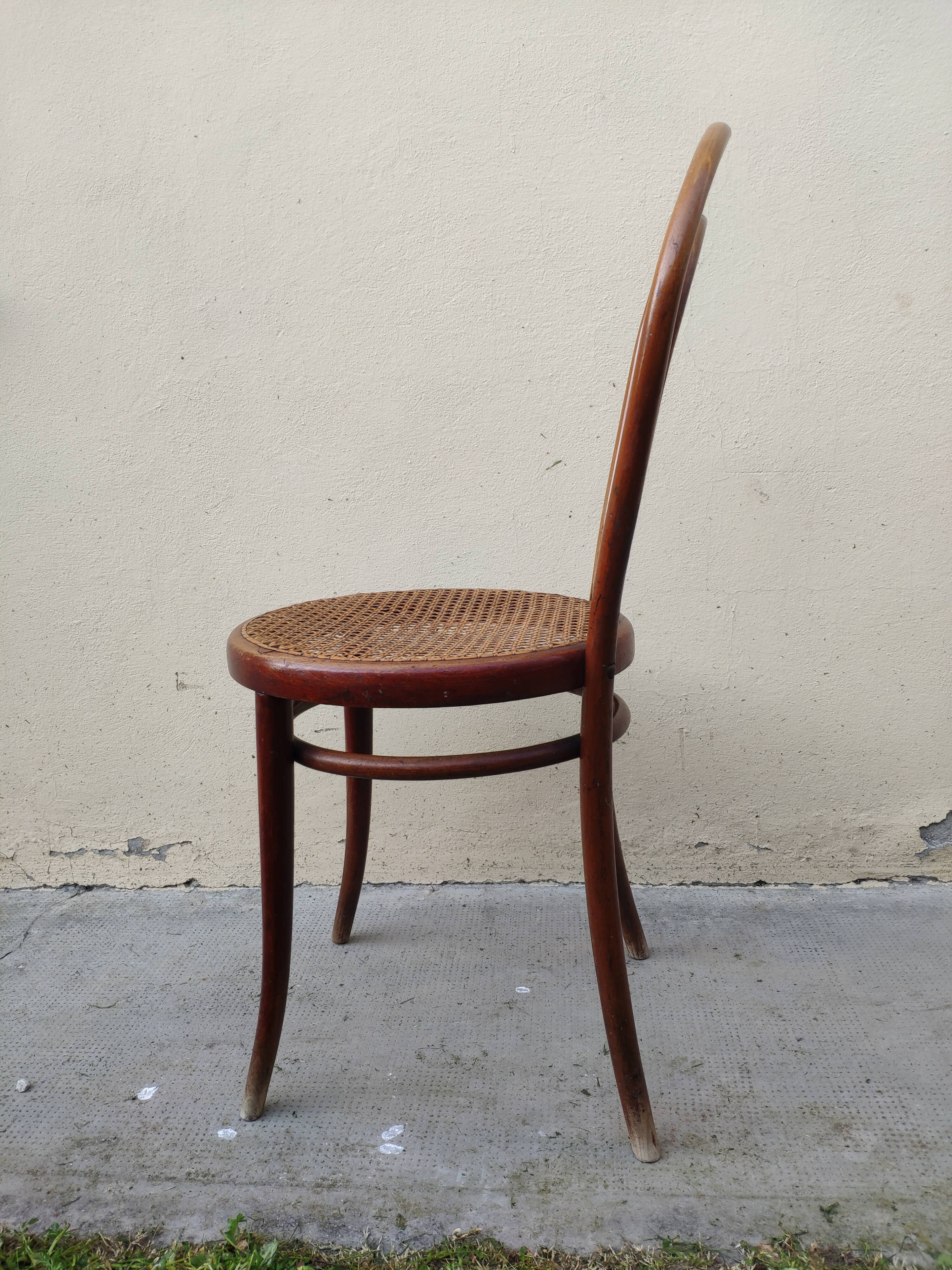 Pair of chairs Thonet n.  14 from 1861-1865, marked with a 1A label and a sun print