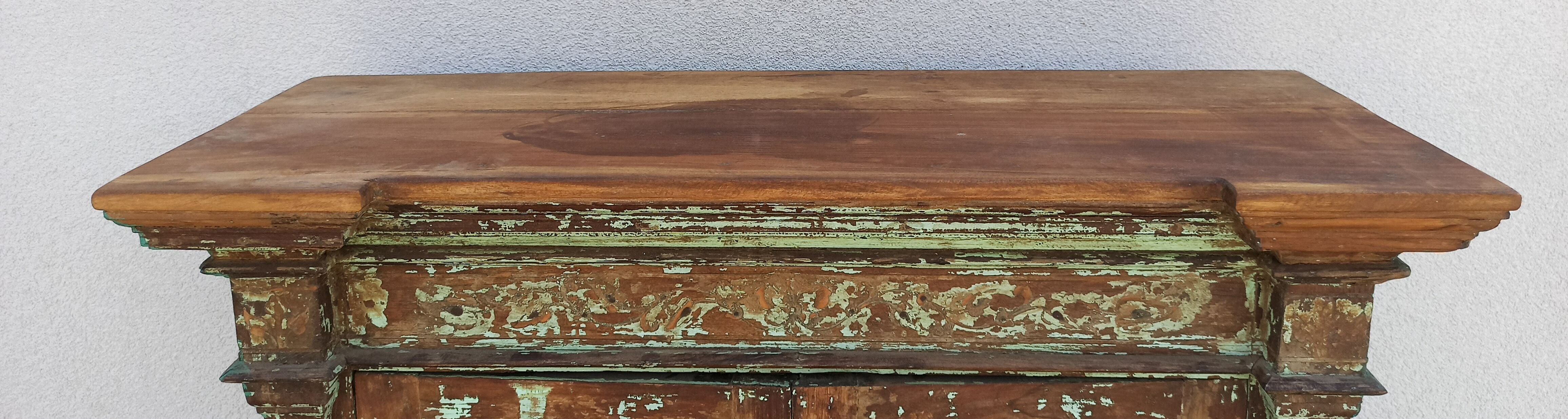 Old wooden cabinet - 2 doors and 1 drawer