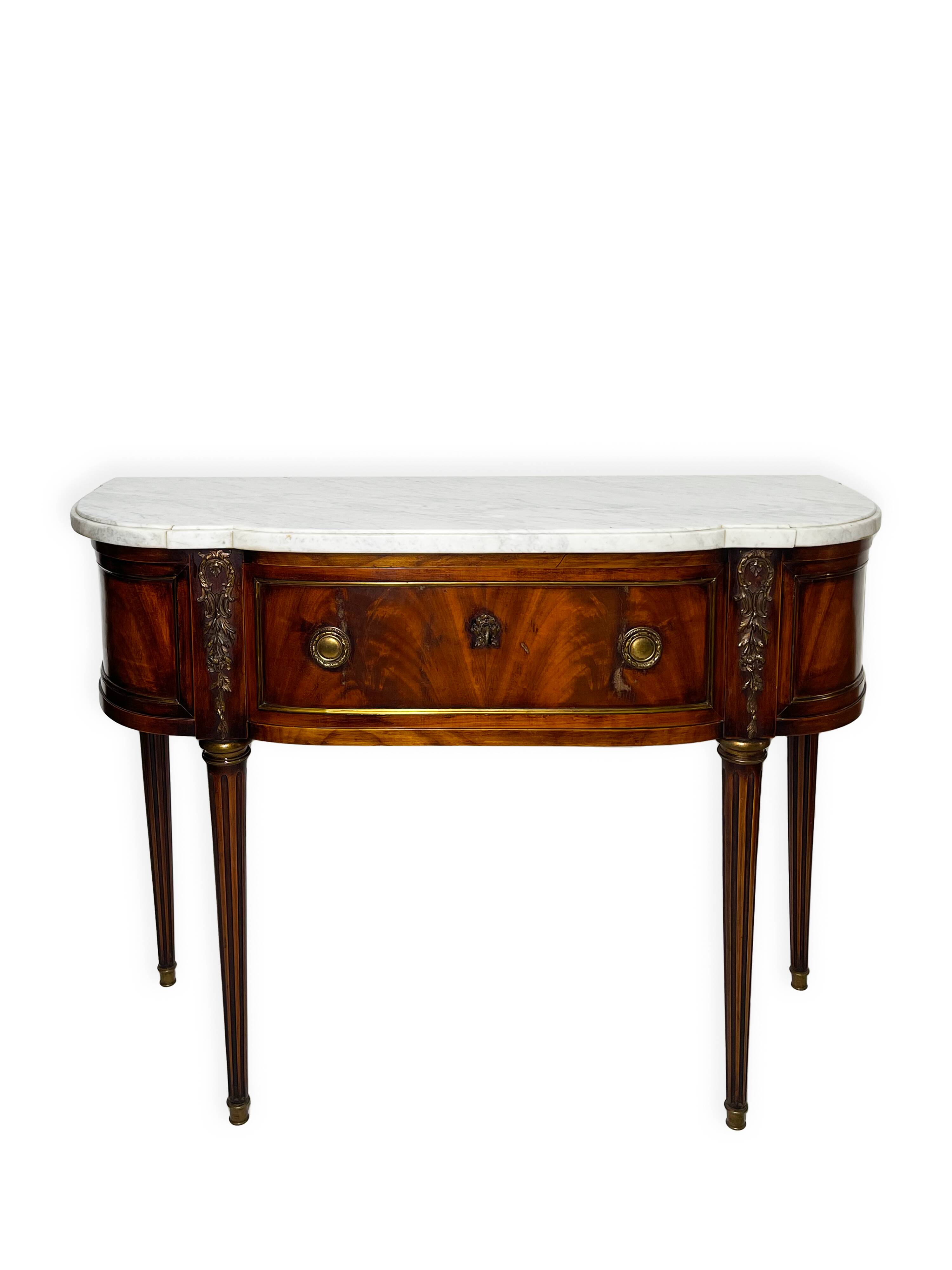 Console française Louis XVI en acajou à plumes, 19ème siècle