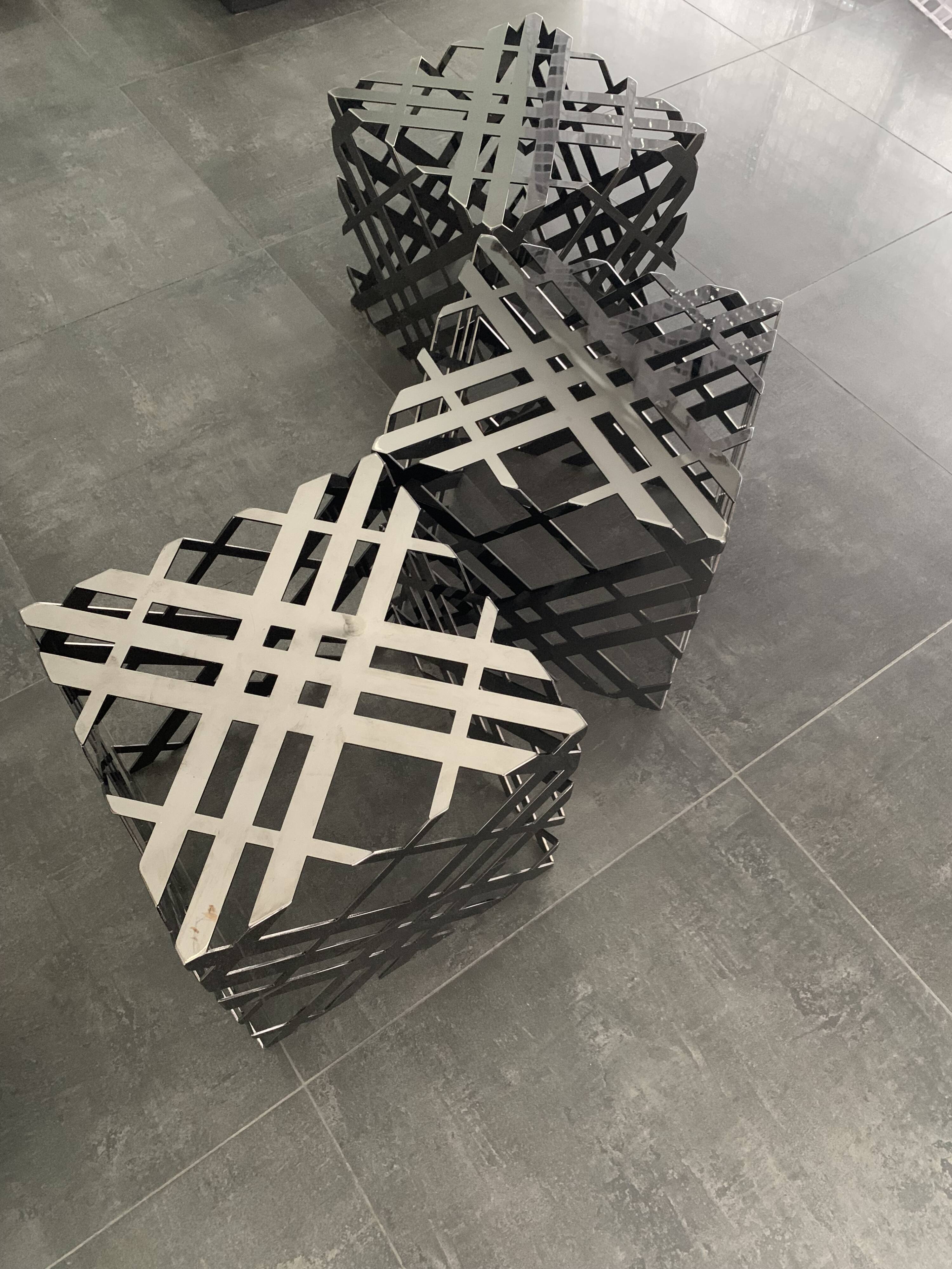 Decorative elements / visual merchandising Burberry – showroom Paris –