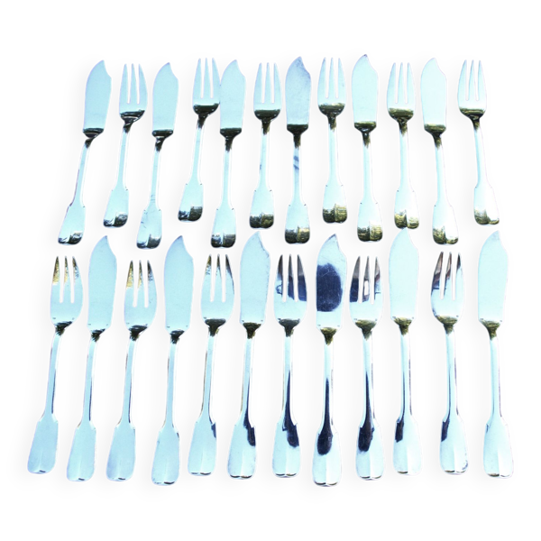 12 couverts à poisson en métal argenté uniplat cluny