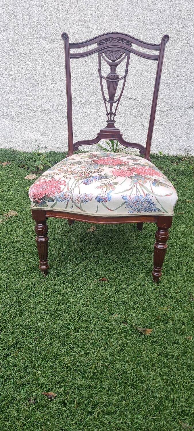 English low chair Vitoria period