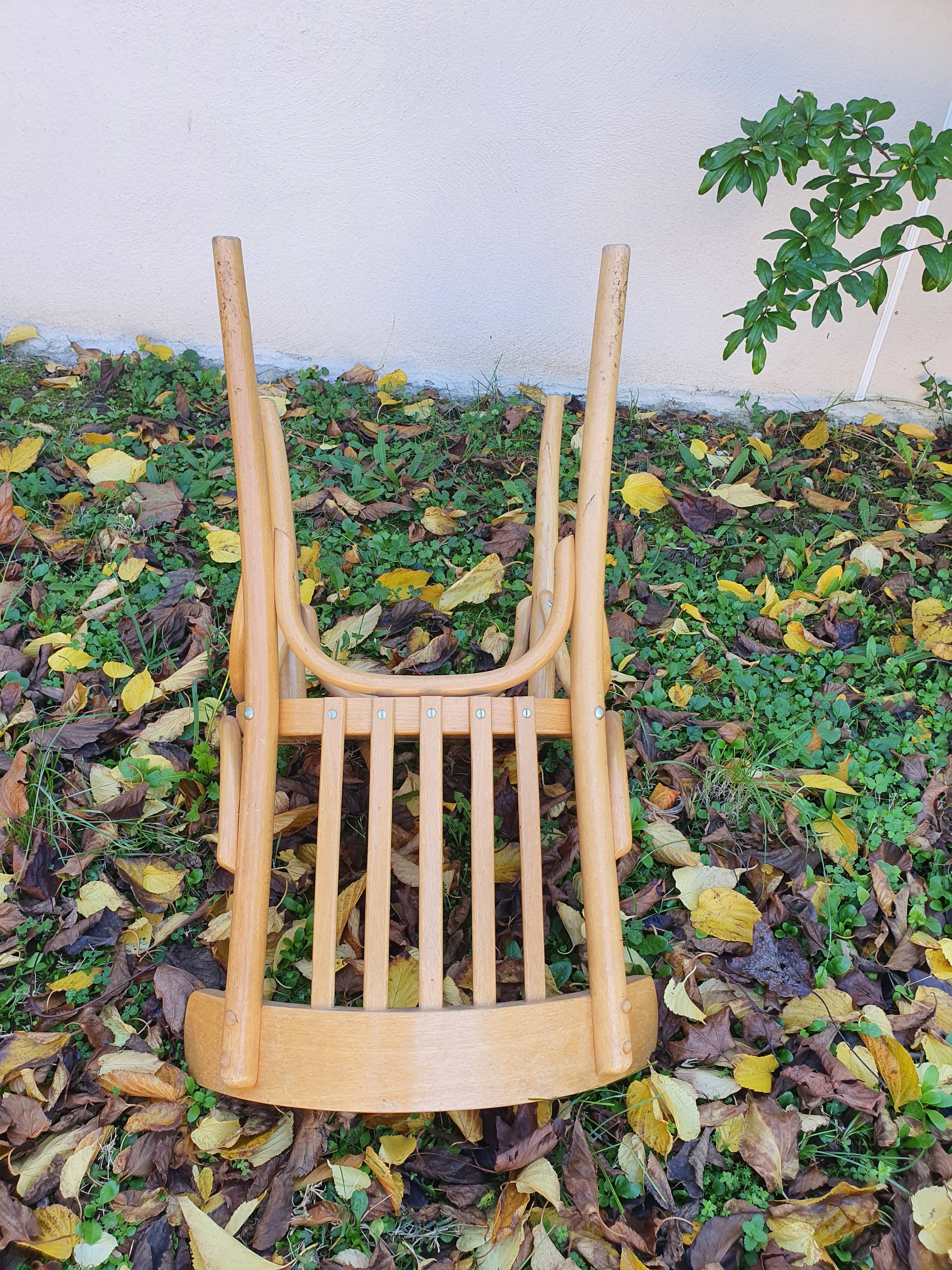 Fauteuil de bistrot pouvant servir de chaise de bureau