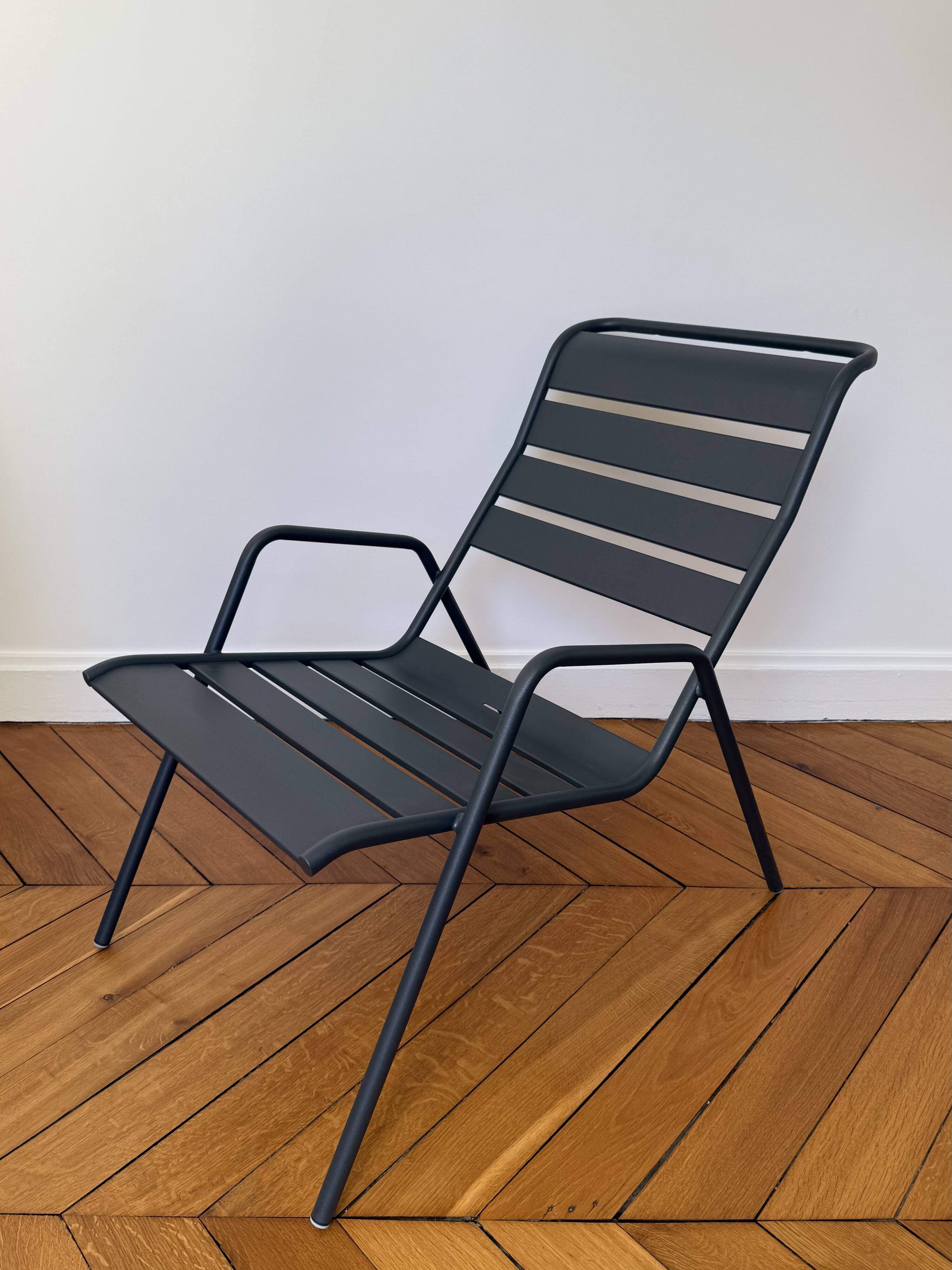 Fauteuil bas d'extérieur modèle Monceau édition Fermob
