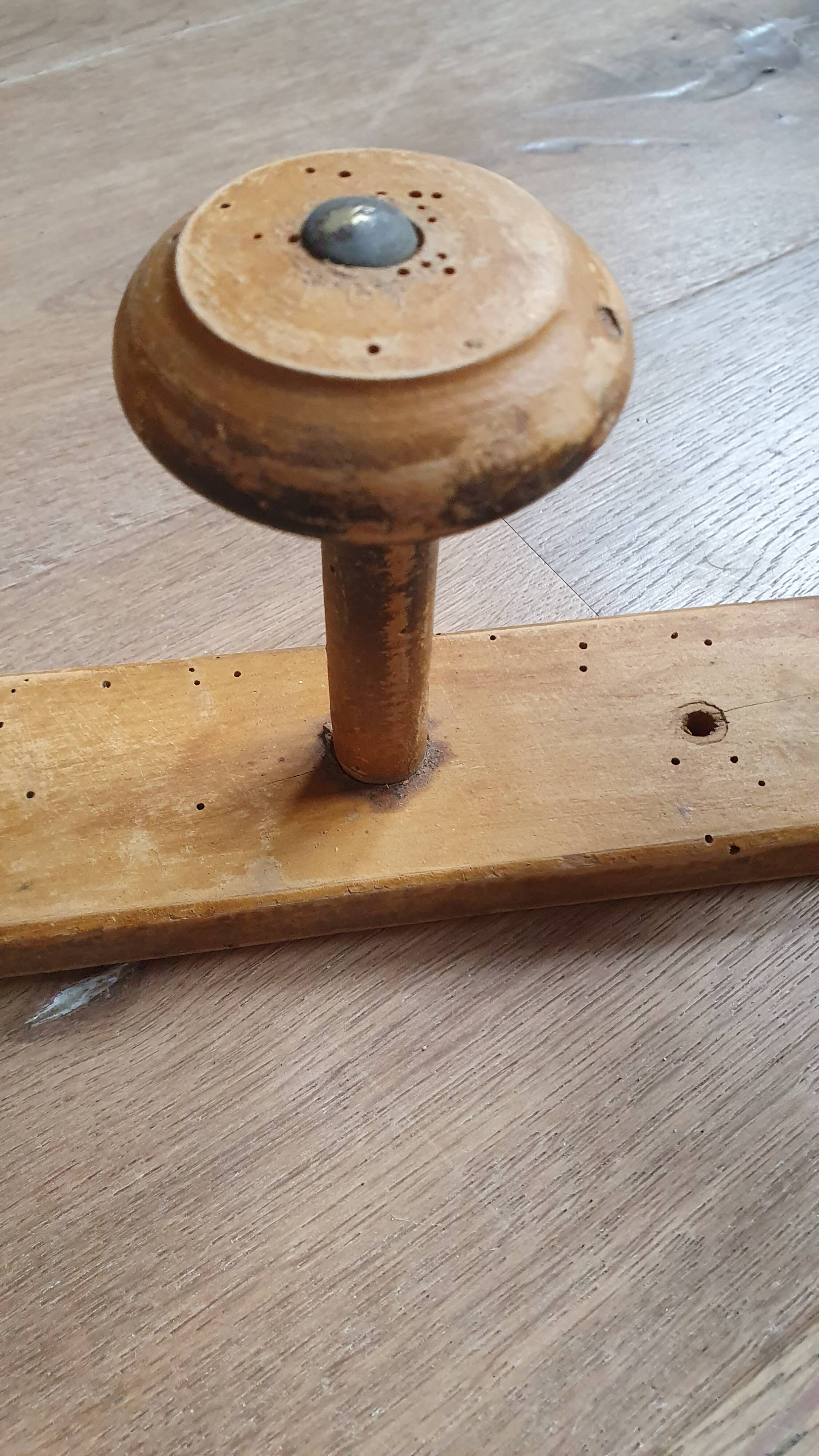 Patère 4 branches en bois tourné vintage