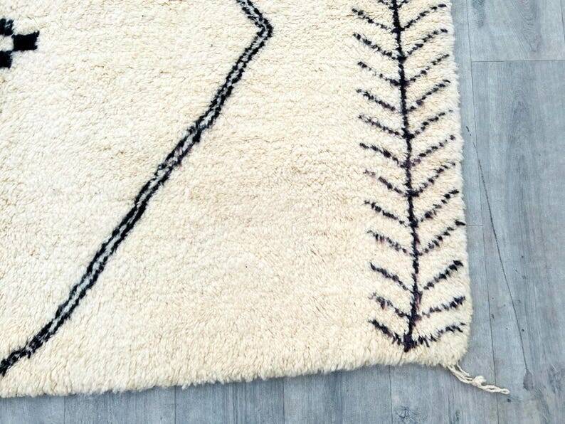 Tapis azilal Tissé main traditionnelle taille 150 x 250 cm