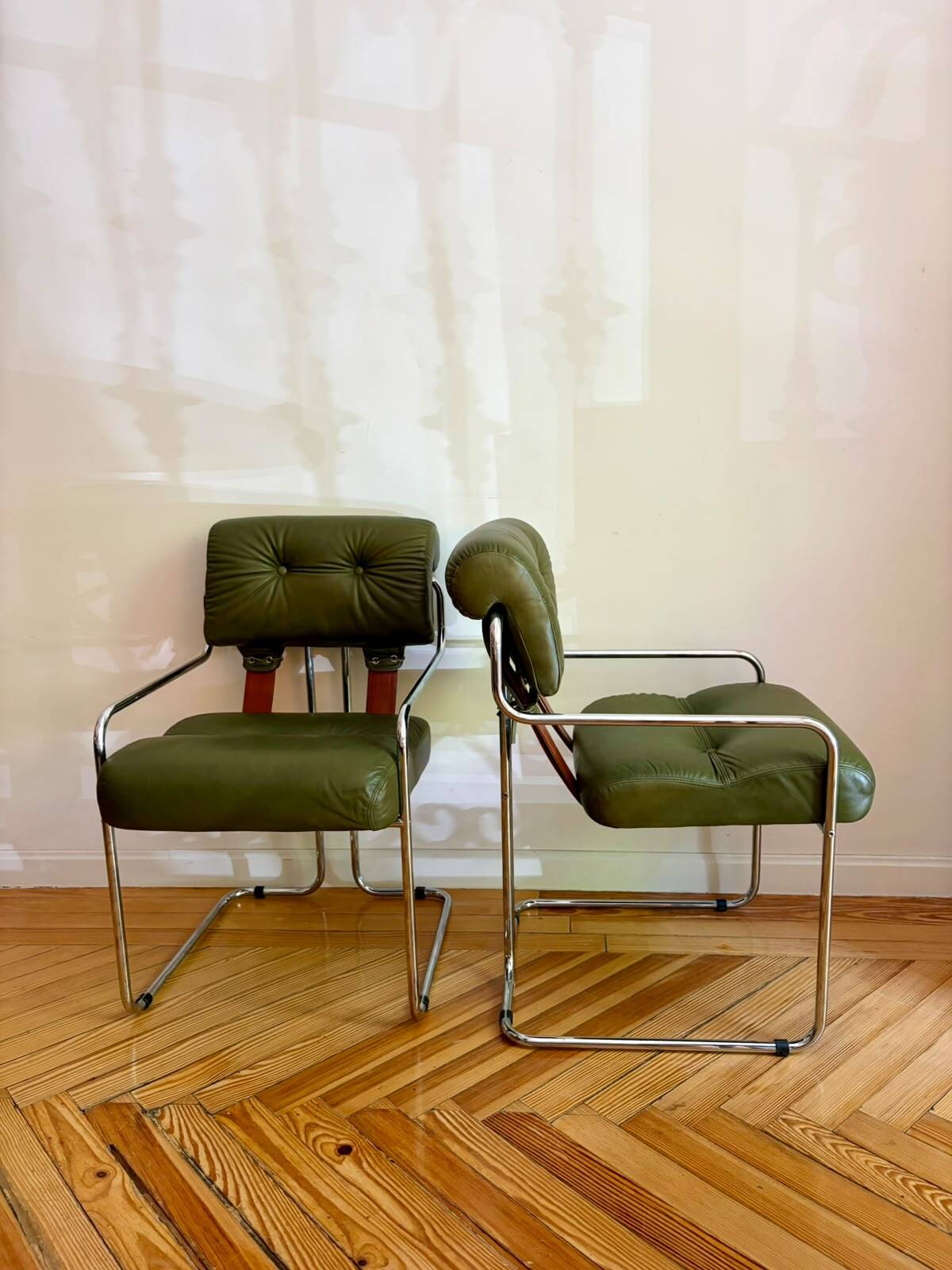 Pair of “Tucroma” armchairs for Hermes Faleschini by I4 Mariani. Italy, 197