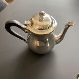 Tea set in metal
