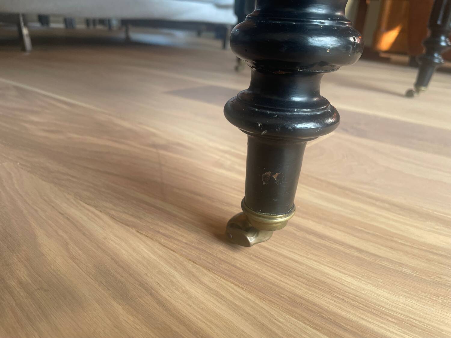 Old round coffee table