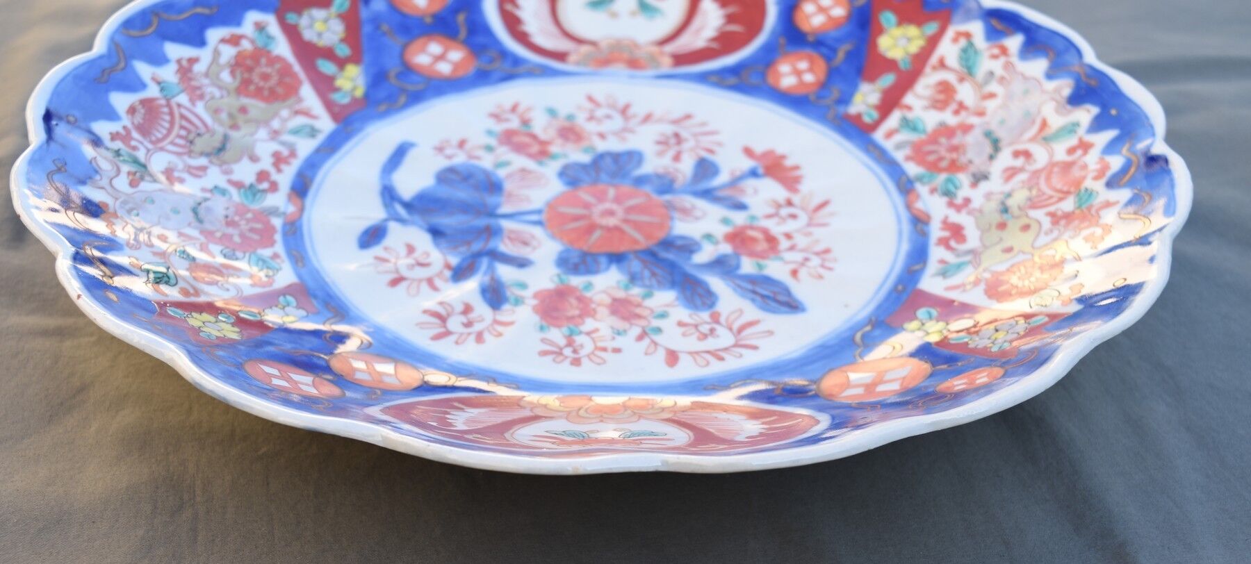 Porcelain dish of Japan Imari diameter 36 cm