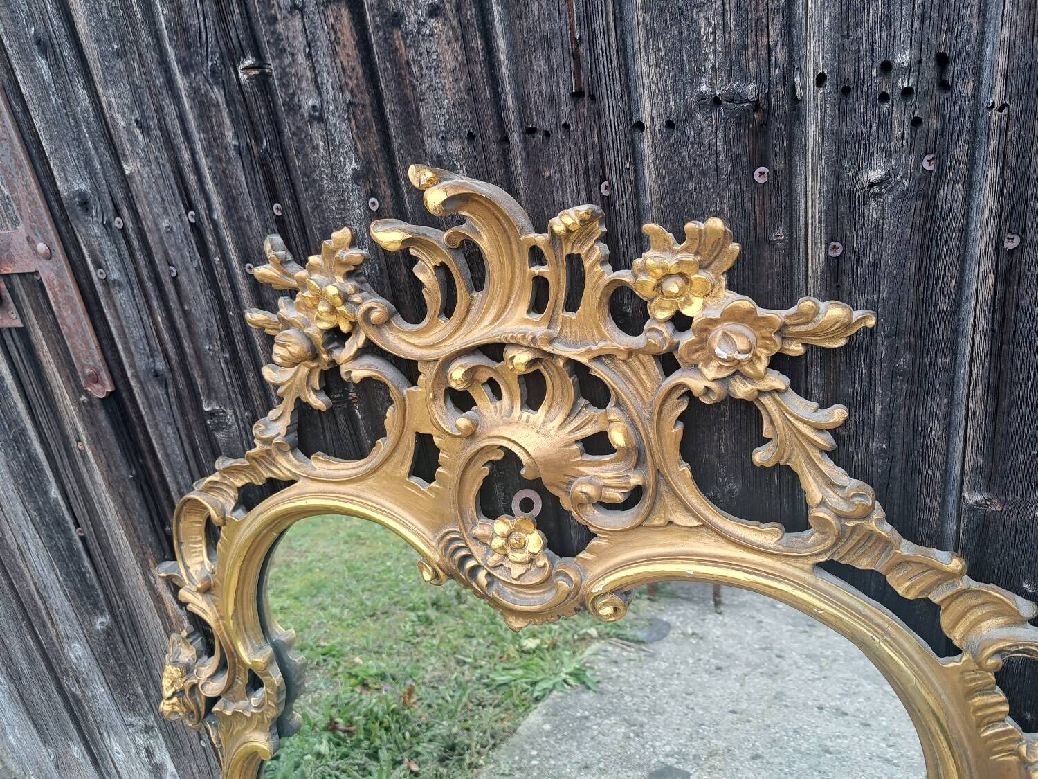 Gilded wooden violin mirror