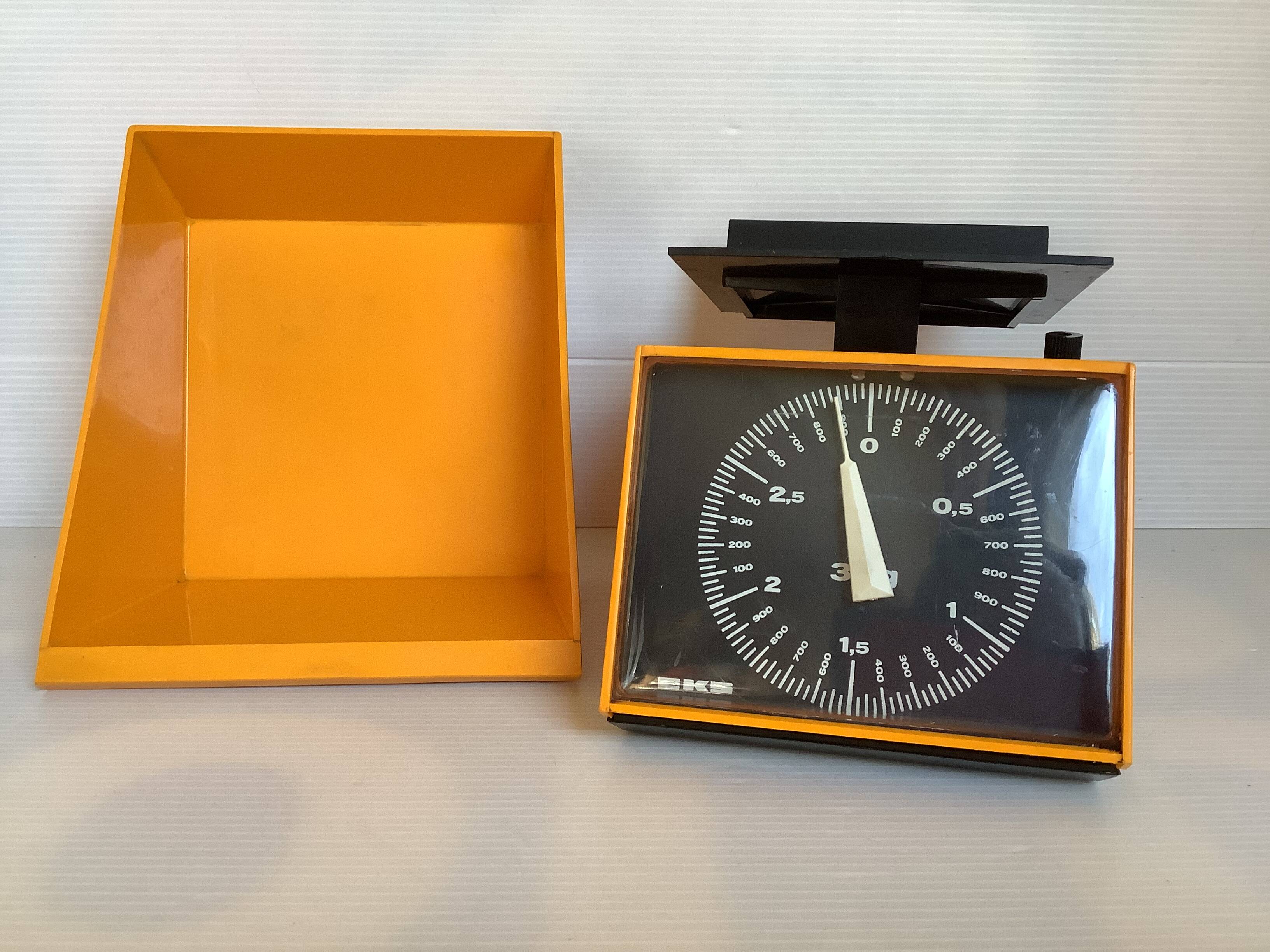 EKS scale yellow orange