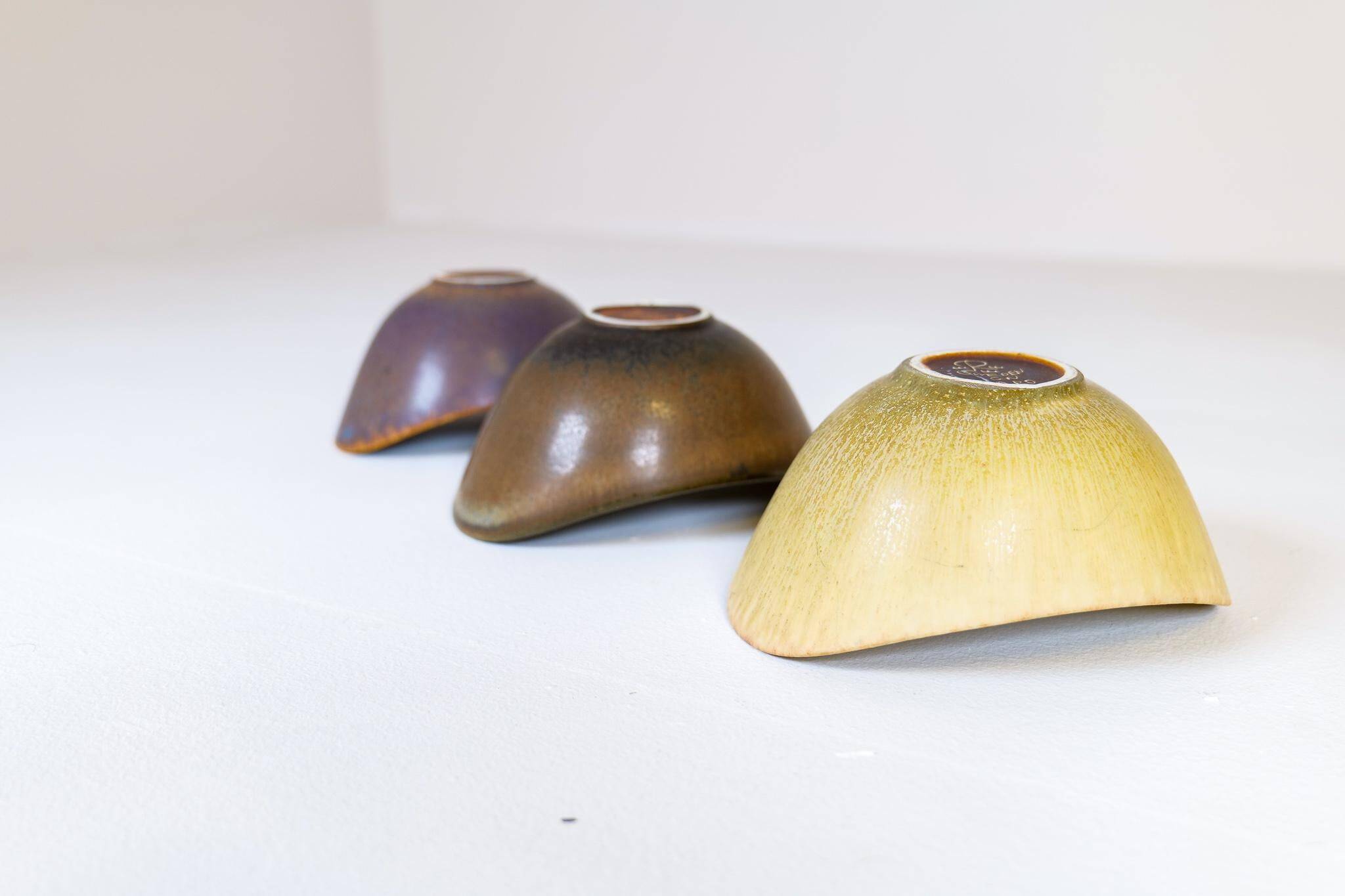 Set of 3 modern mid-century ceramic bowls by Gunnar Nylund Rörstrand, Sweden.