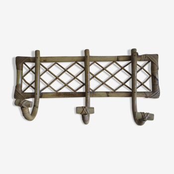 Wall coatrack