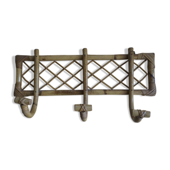 Wall coatrack