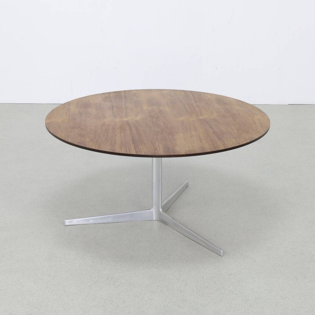 Round Coffee Table by Arne Jacobsen for Fritz Hansen, 1960s