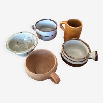 5 stoneware cups