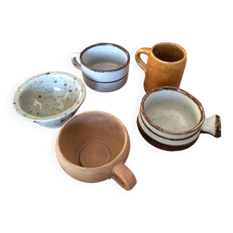 5 stoneware cups