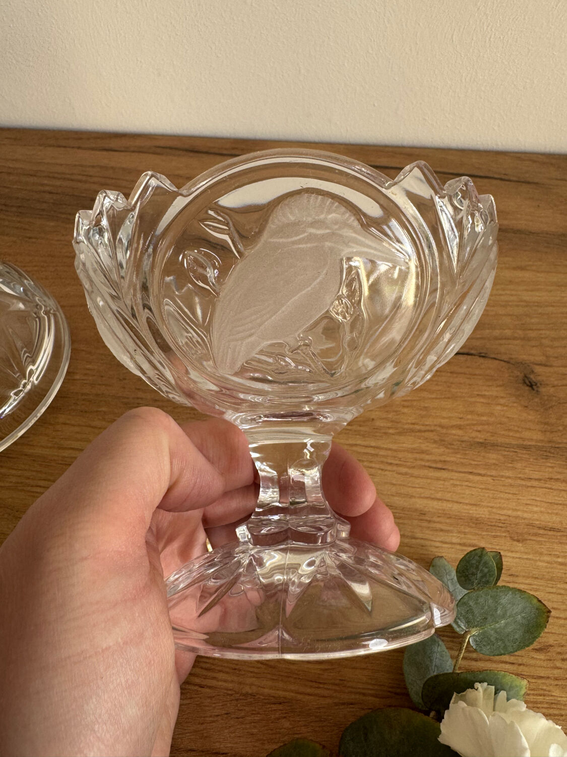 Vintage crystal bird bonbonnière