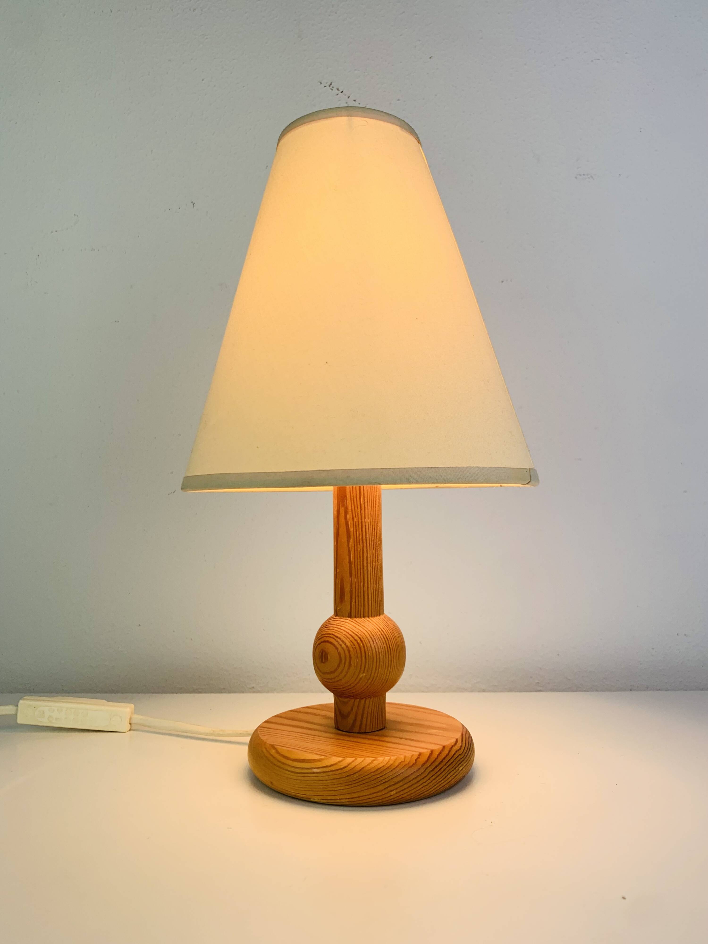 Lampe pin massif années 80, style chalet