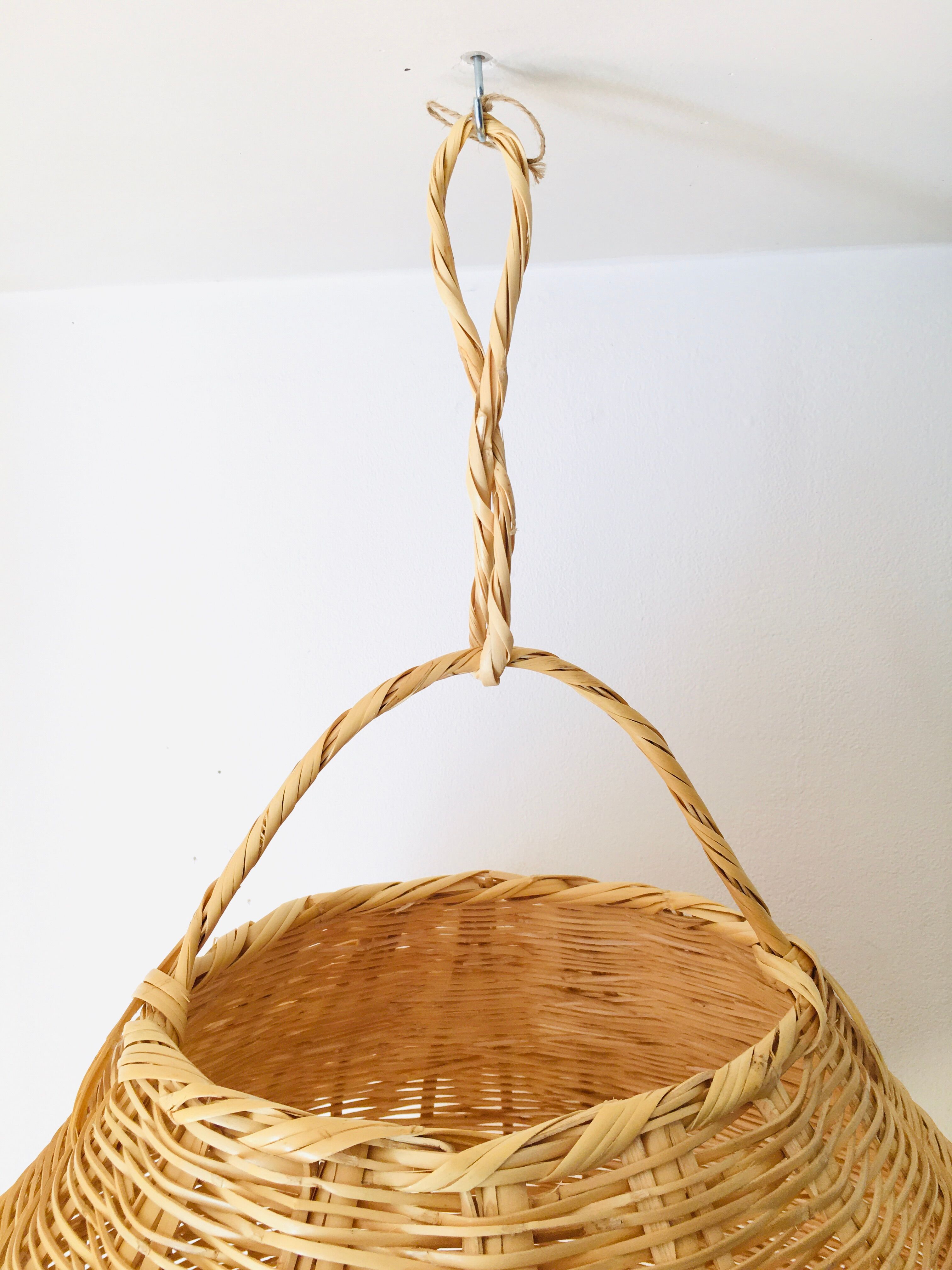 Wicker suspension