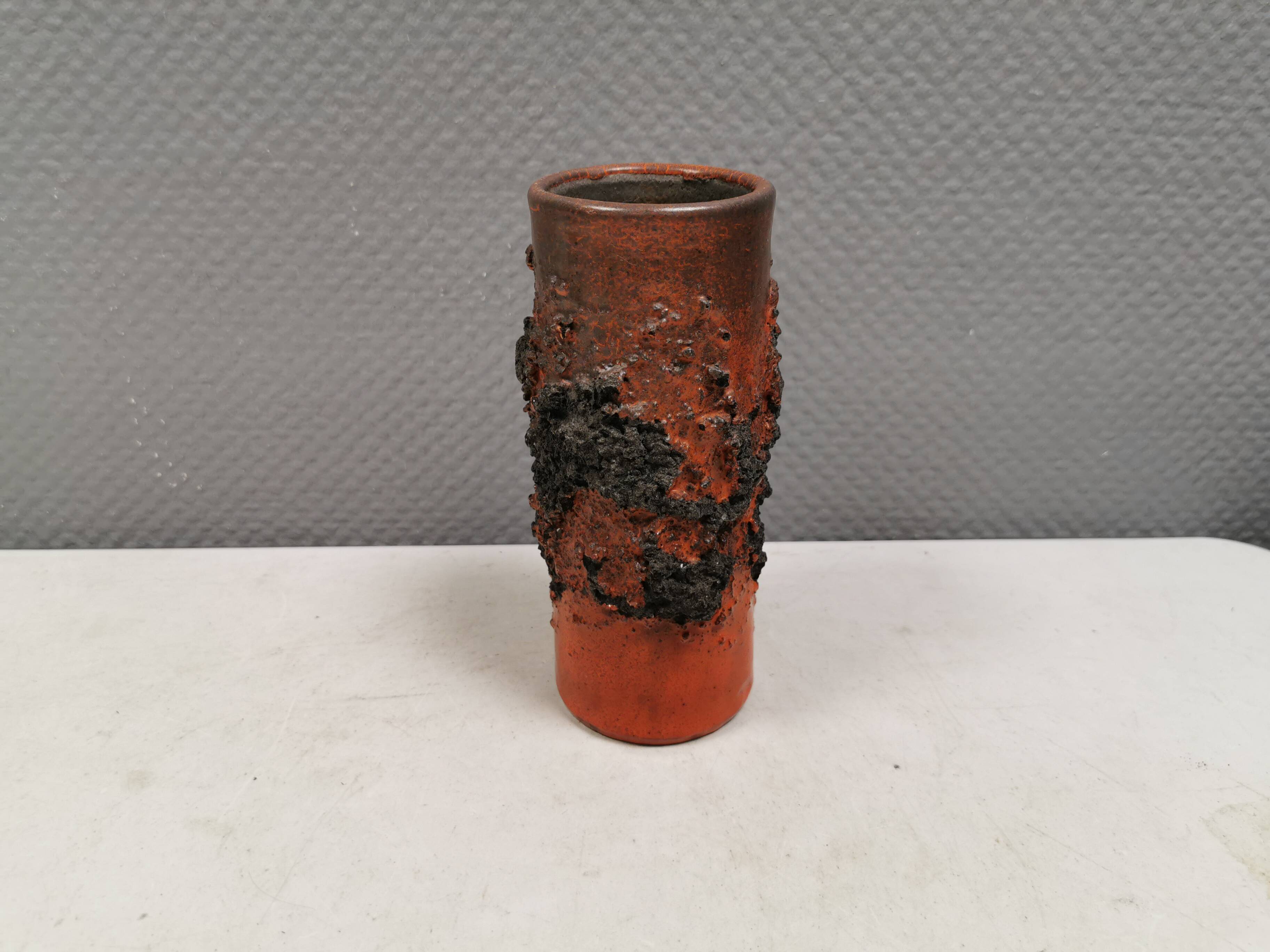 Vase en lave rare. Islande années 1970.