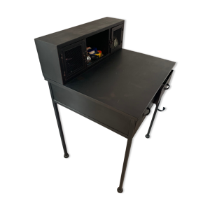 bureau noir en fer industriel