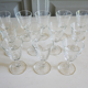 Service de 33 verres à pied et carafe