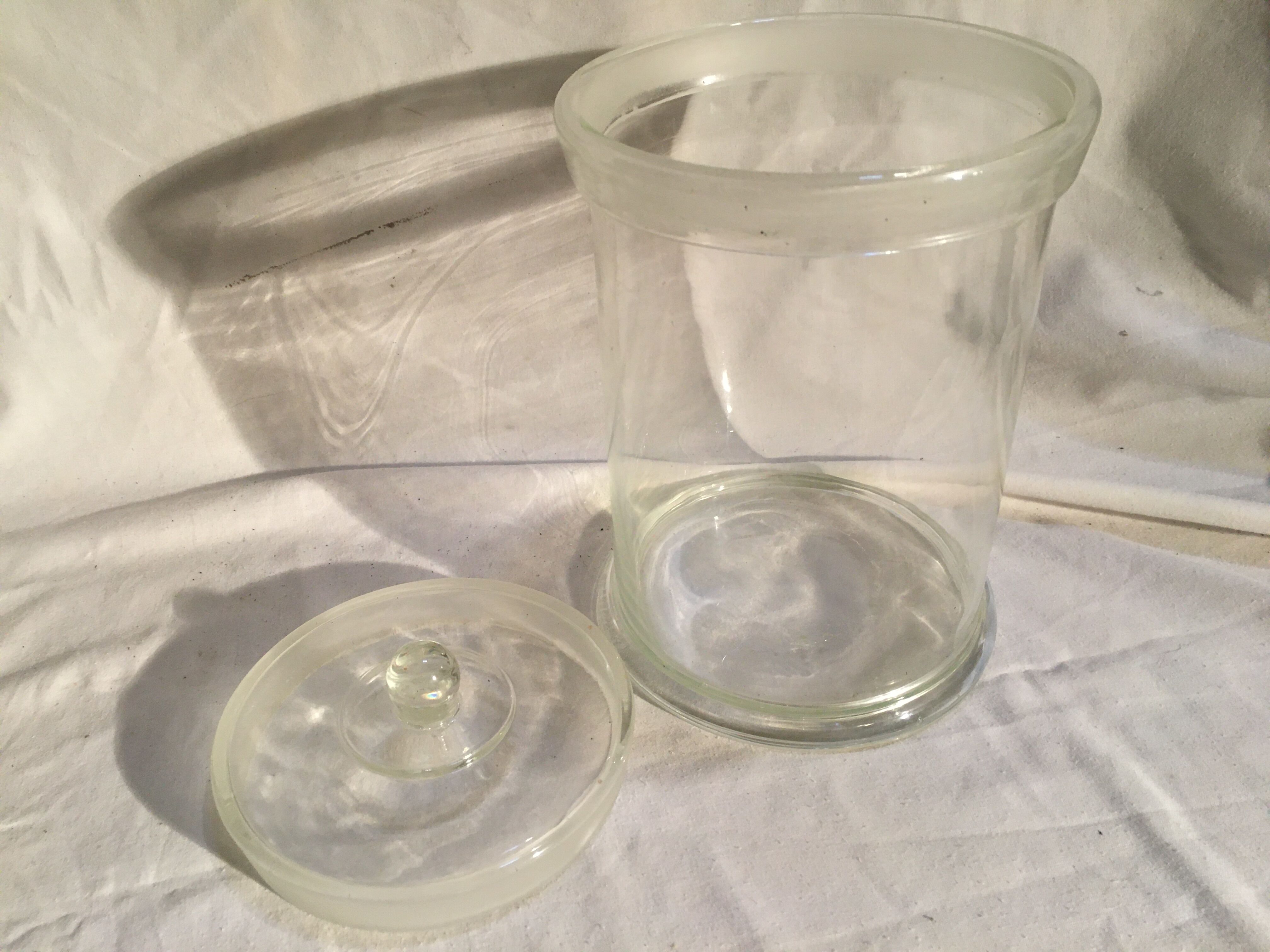 Confectioner jar made of antique glass