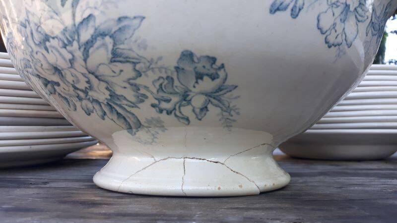 Part of the Floreal service from the Givors Earthenware Factory (Grigny Rhône)