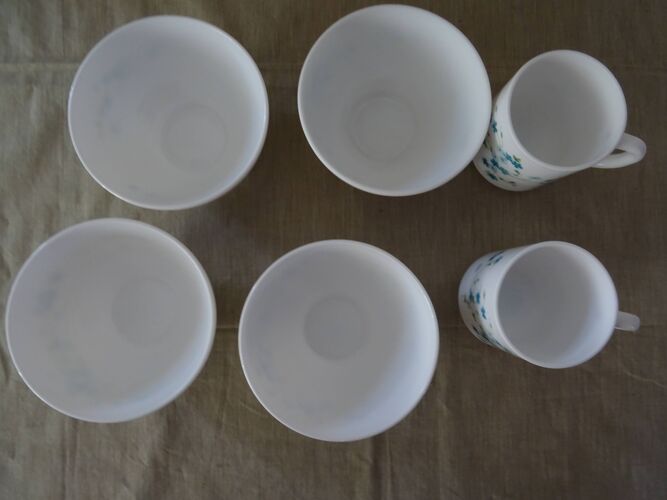 Set of 4 bowls and 2 mugs veronica arcopal small vintage blue flowers