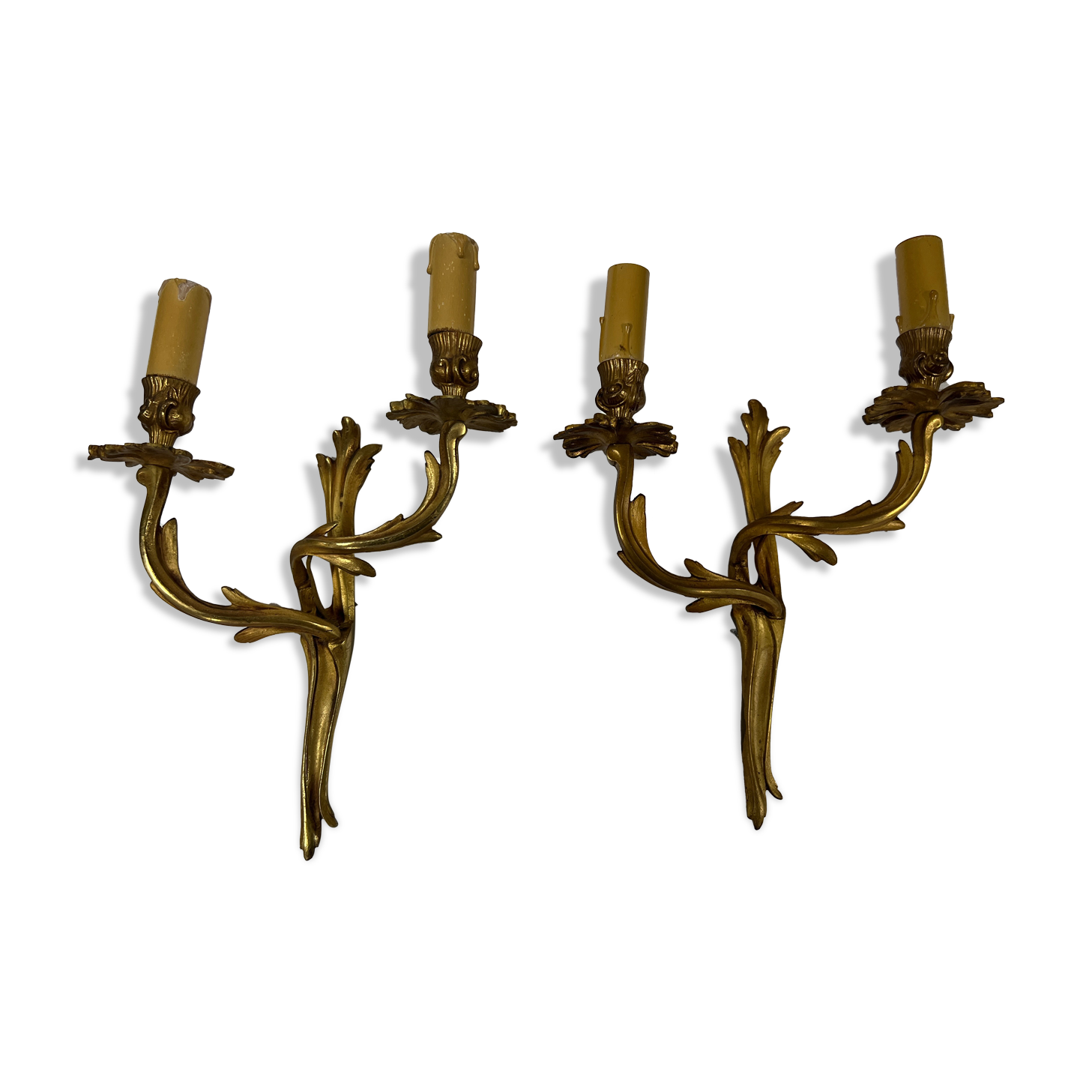 Pair of Louis XV wall lamps in gilded bronze