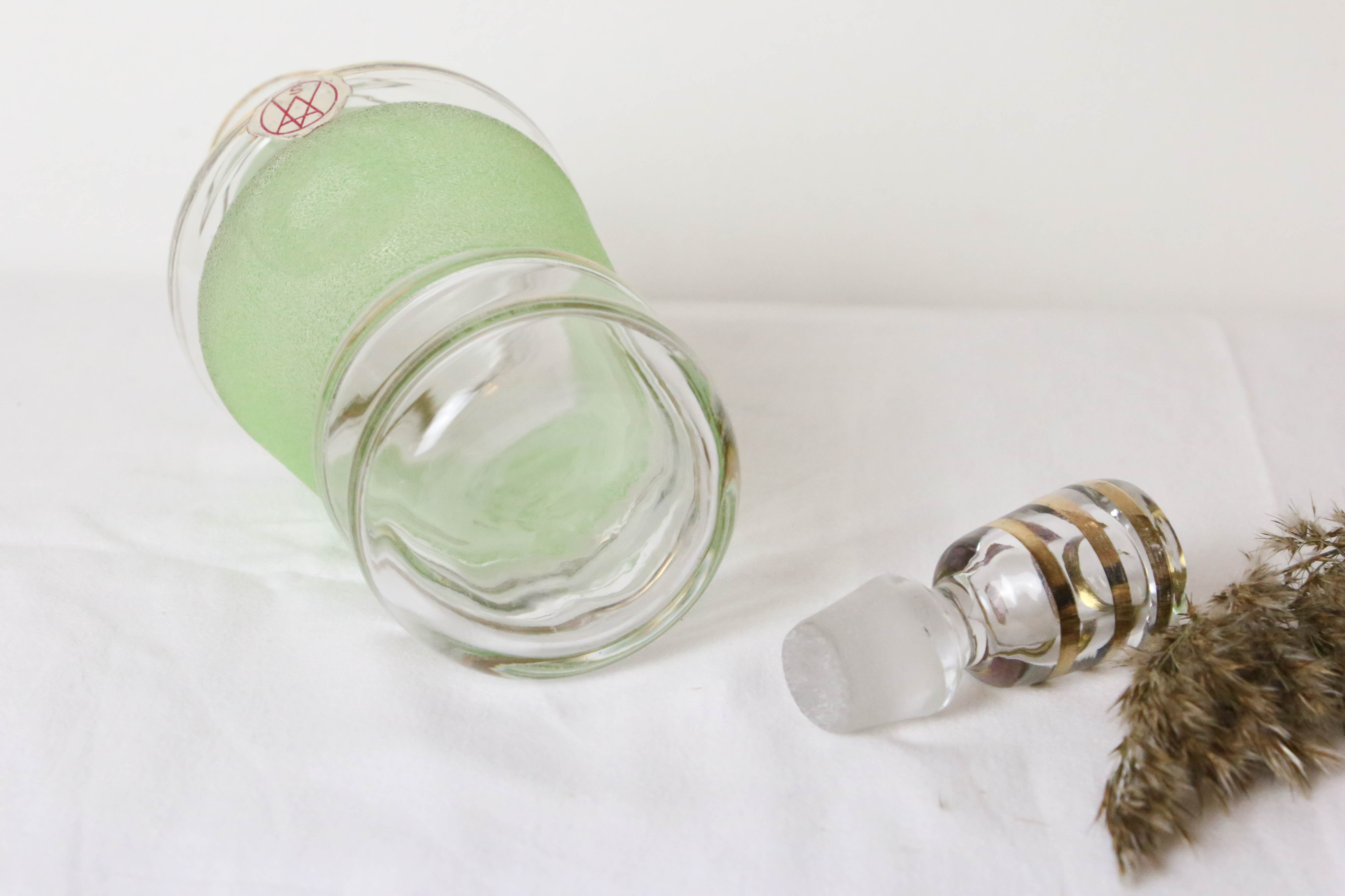 Carafe en verre granité vert, vintage