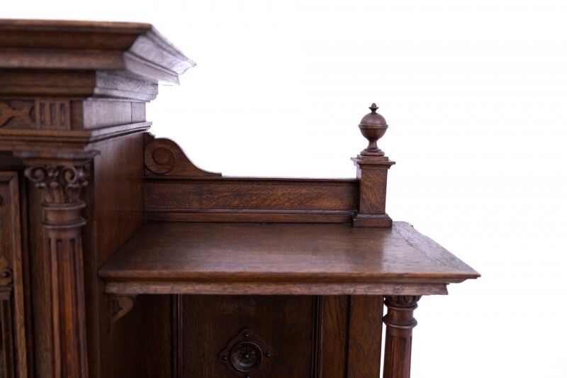 Bureau de style Renaissance antique, France, vers 1880.