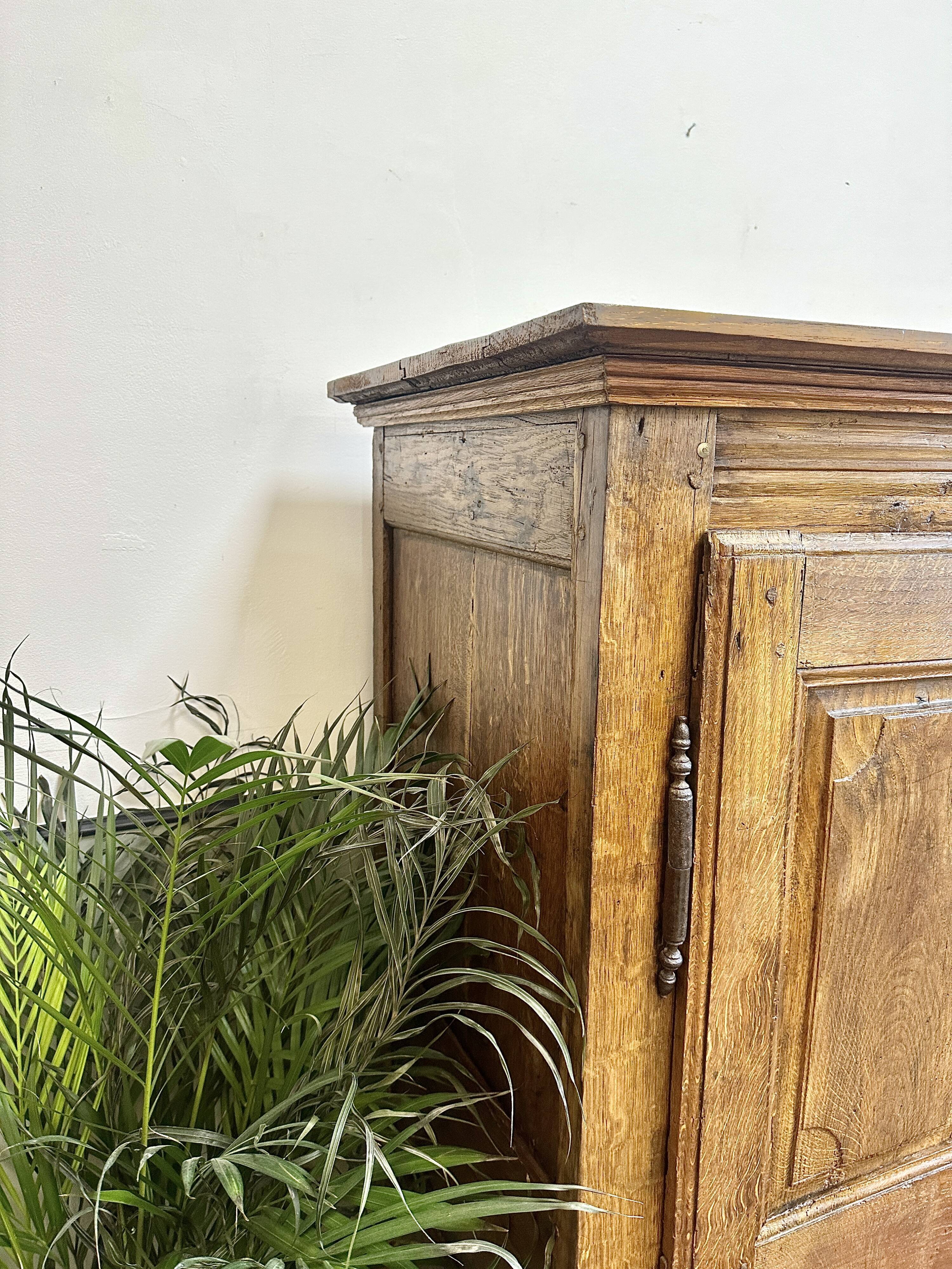 Armoire parisienne bois massif
