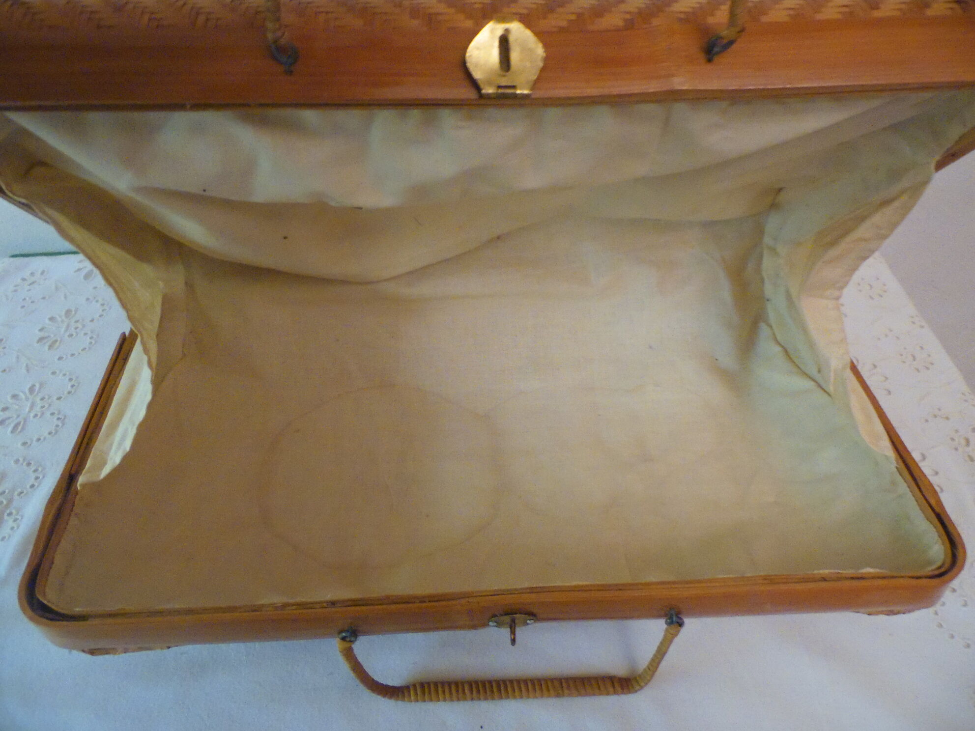 60s braided bamboo fiber sewing case