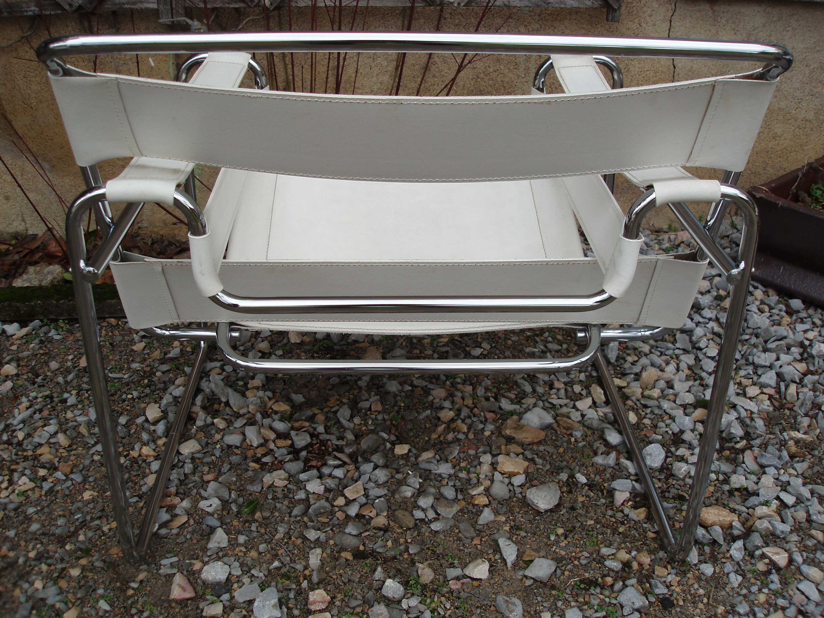 Marcel Breuer's Wassily B 3 armchairs pair in white and chrome leather