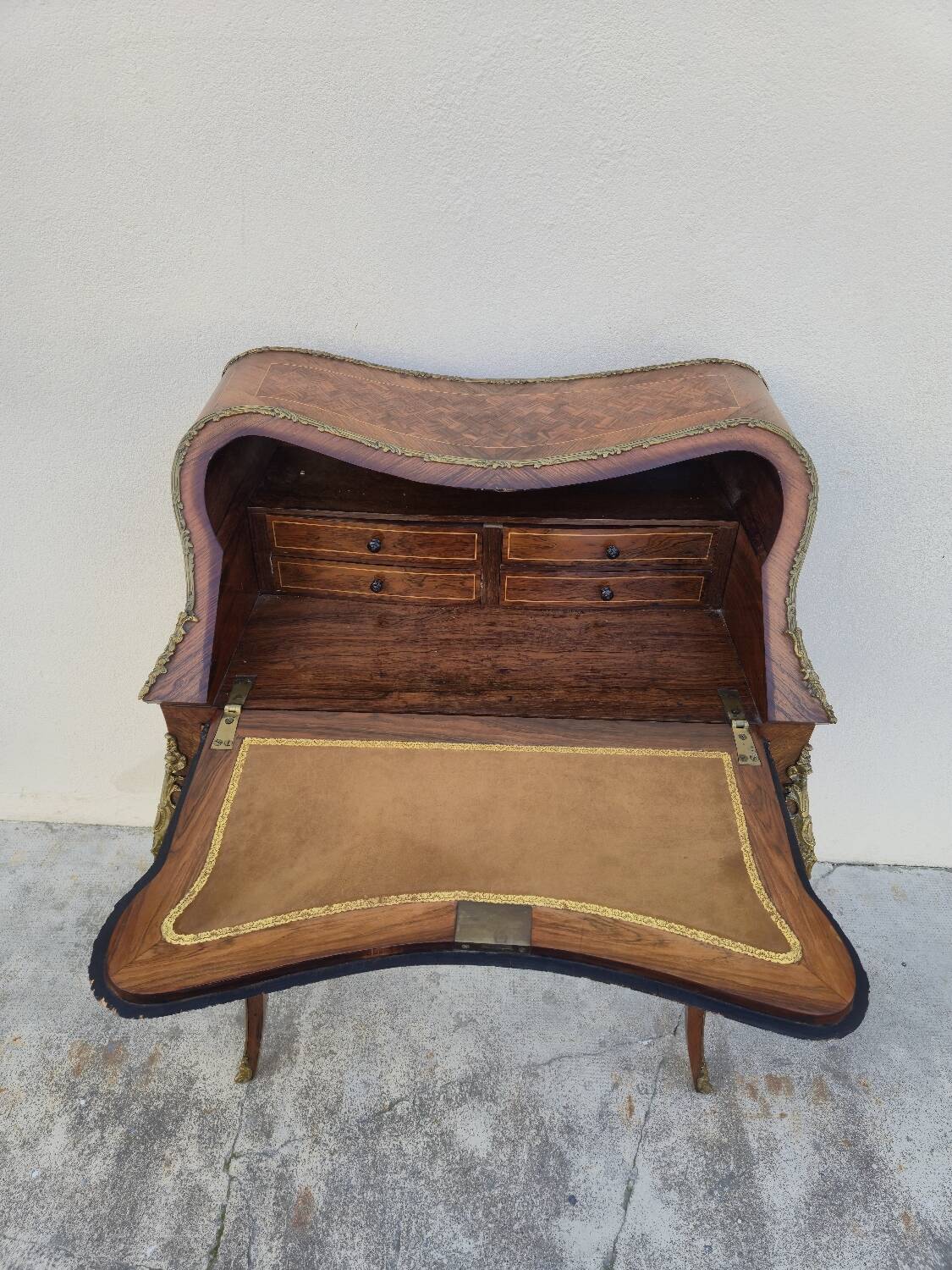 Louis XV style lady's desk in marquetry and bronze